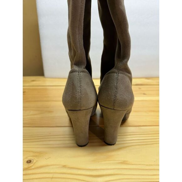 Steve Madden Gorgeous Brown Faux Suede Over The Knee Heeled Boots Size 7.5 Grey - Picture 9 of 10